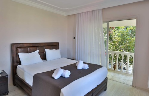 Karavas Villa | Riverside Coastal Retreat