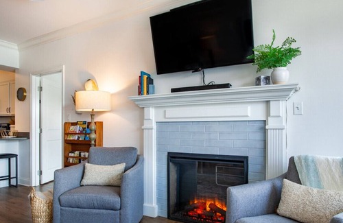 Knoxville Condo | Riverside Condo - Downtown & River Views/Access!