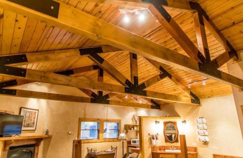 Ruidoso House | Riverside Cottage #26