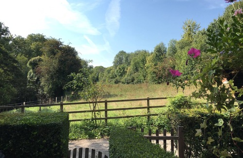 Winchester Cottage | Riverside Cottage - A cosy home near Winchester