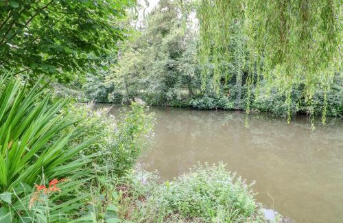 Ambergate House | Riverside Cottage