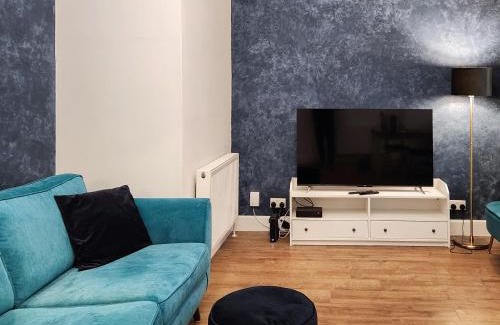 Larkhall House | Riverside Cottage