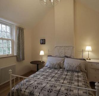 Bont Newydd House | Riverside cottage walking distance into Caernarfon