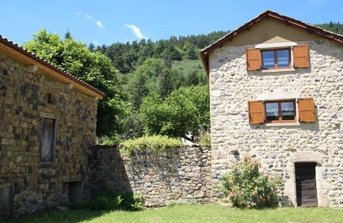 Alleyras Cottage | Riverside Cottage with Enclosed Garden, Near Outdoor Activities and Historical Sites in Alleyras