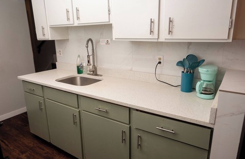 Sunnyside House | Riverside Haven: Cozy room for you