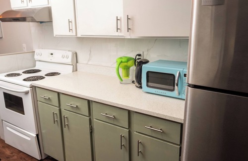Sunnyside House | Riverside Haven: Cozy room for you