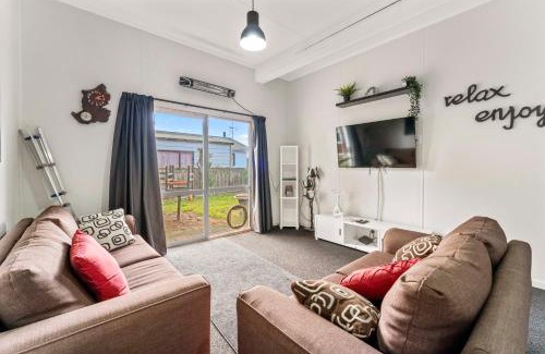 Turangi House | Riverside Haven - Turangi Holiday Home