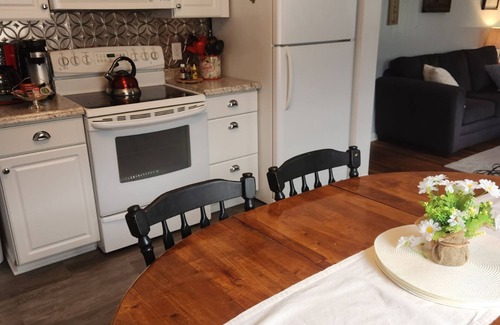 Pence Springs House | Riverside Home Close to West Virginias Prime AttractionsnThe Camp House