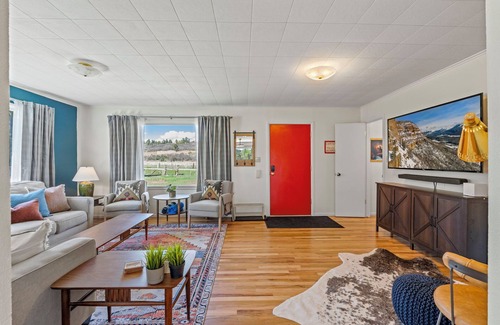 Durango House | Riverside Home w/Spacious Yard, Full Kitchen, Grill, Pet Friendly, Wifi