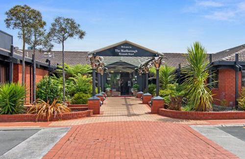 Blenheim Hotel | Riverside Hotel Marlborough