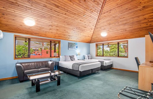 Blenheim Hotel | Riverside Hotel Marlborough