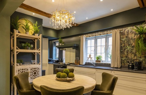 Marlow House | Riverside House - A Truly Unique Stay For 8 Guests