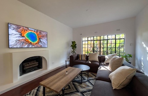 Greater Johannesburg Metropolitan Area Villa | Riverside House with Indoor Pool