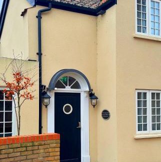 Ely Hotel | Riverside Inn