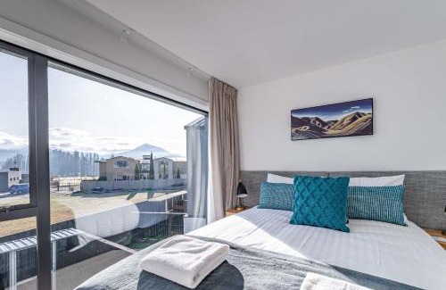 Albert Town House | Riverside Lodge - Luxury Two Bedroom Townhouse