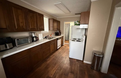 Clarendon House | Riverside Lodge