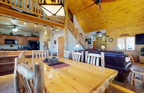 South Fork Cabin | Riverside log cabin w/private deck/hot tub/free WiFi/full kitchen + near trails