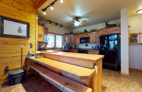 South Fork Cabin | Riverside log cabin w/private deck/hot tub/free WiFi/full kitchen + near trails