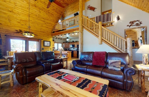 South Fork Cabin | Riverside log cabin w/private deck/hot tub/free WiFi/full kitchen + near trails