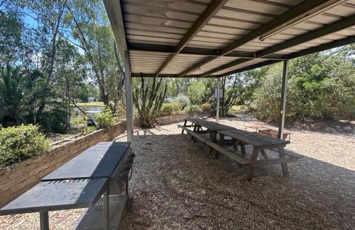 Corowa Hotel | Riverside Motel & Marina