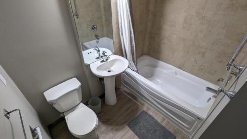 Medicine Hat Hotel | Riverside Motel & Suites