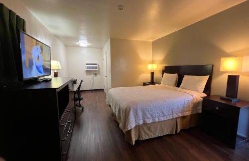 Columbia Way Hotel | Riverside Motel