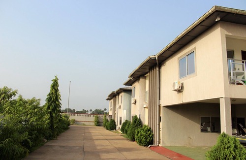 Bushrod Island Apartment | Riverside Resort Villas