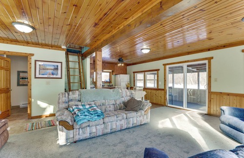 Watertown Cottage | Riverside Retreat Near Trails in Johnson Creek
