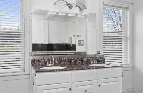 McDowell House | Riverside Retreat and Karaoke Oasis