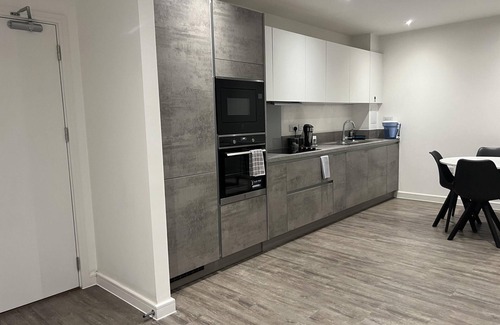 Gascoigne Apartment | Riverside Retreat in Barking