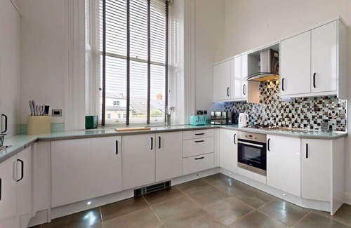 Deganwy Cottage | Riverside Retreat - One Bedroom Cottage, Sleeps 2