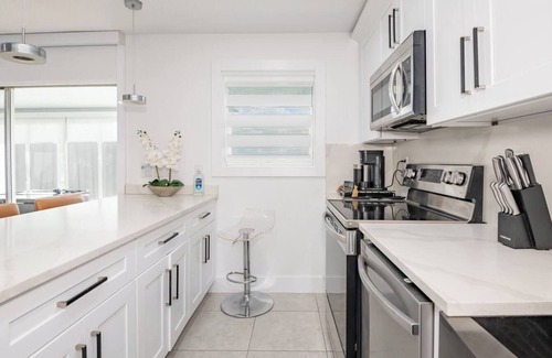 South Daytona Apartment | Riverside Retreat w/Fireplace