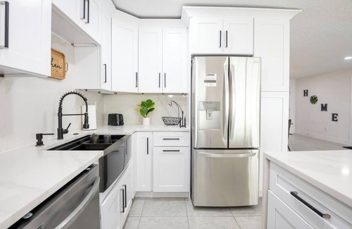 South Daytona Apartment | Riverside Retreat w/Fireplace