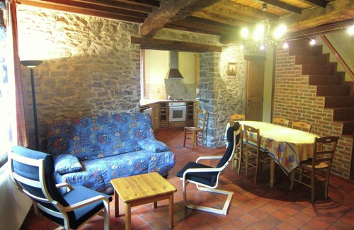 Treignes House | Riverside Retreat Viroinval