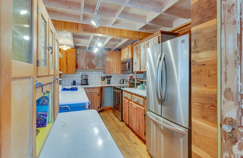 Taos House | Riverside Retreat w/Screened Porch: 6 Mi to Taos!