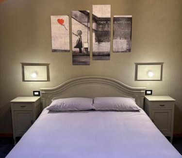 Pontboset House | Riverside room Pierre