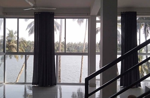 Kozhikode Villa | Riverside Stay @WaterGlassVilla