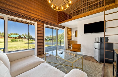 Springerville Cabin | Riverside Suite Casita 7