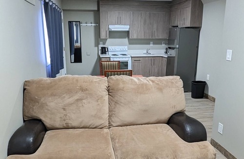 Medicine Hat Hotel | Riverside Suites