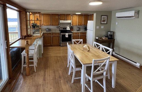 Annapolis Royal Cabin | Riverside Sunrise Cabin Well appointed, family & pet friendly cabin on the river