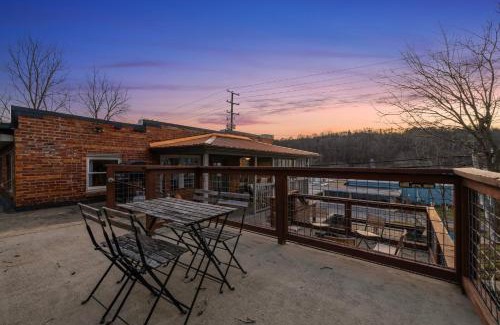 Woodfin House | Riverside Trade Retreat AvantStay Industrial-Chic Near Downtown Asheville