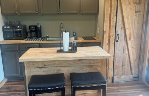 Central Cabin | Riverside Treehouse Resort in Central,SC 8 miles from Clemson University