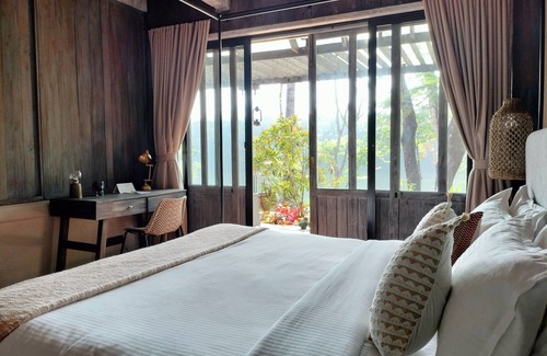 Devikolam Cottage | Riverside Two Bedroom Nature Retreat