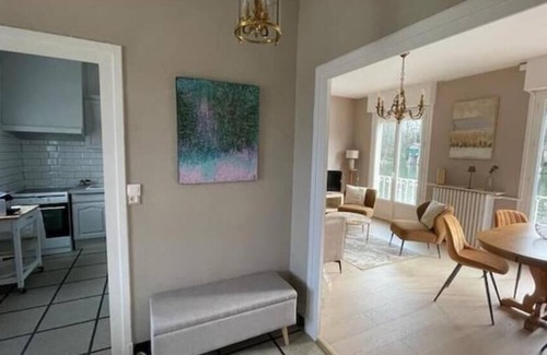 Olivet House | Riverside villa