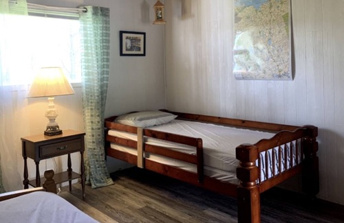 Ryerson Cottage | Riverside Waterfront Cottage