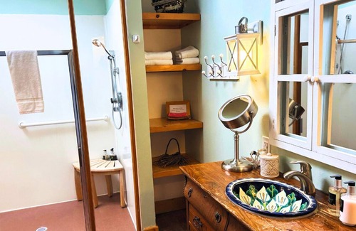 Estes Park Cabin | RiverSong Inn - 26 Acres in Estes Park, Colorado with 10 King Bedrooms