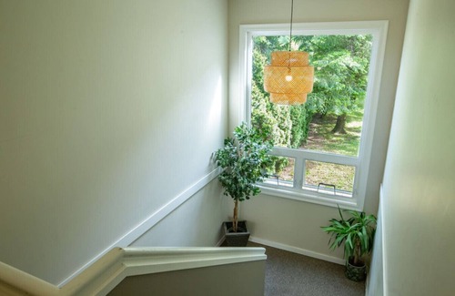 Harrison Hot Springs Apartment | RiversTail Retreat | Pet-Friendly & Steps to The Lake