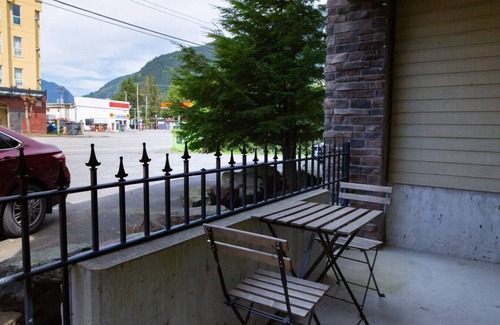 Harrison Hot Springs Apartment | RiversTail Retreat | Pet-Friendly & Steps to The Lake