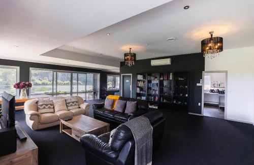 Kumara Junction House | Riverstone House
