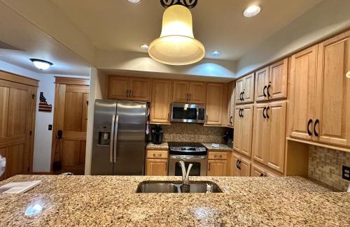 Coeur d'Alene Apartment | Riverstone Retreat